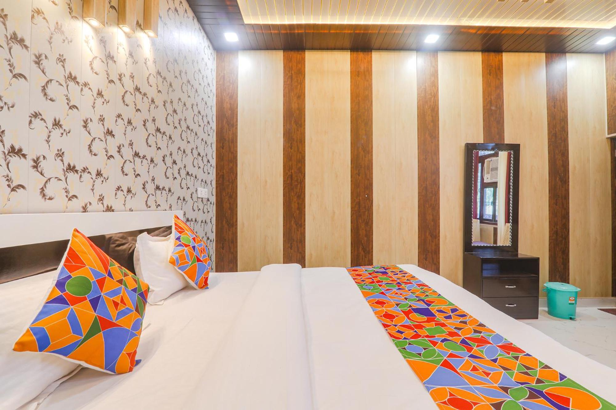 Fabhotel Uma Yugul Ayodhya Exterior foto